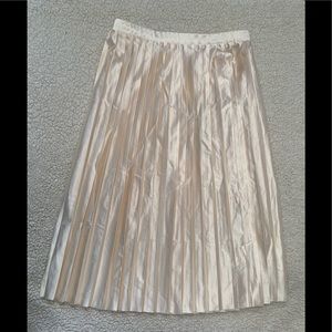 Chelsea & Violet pleated skirt